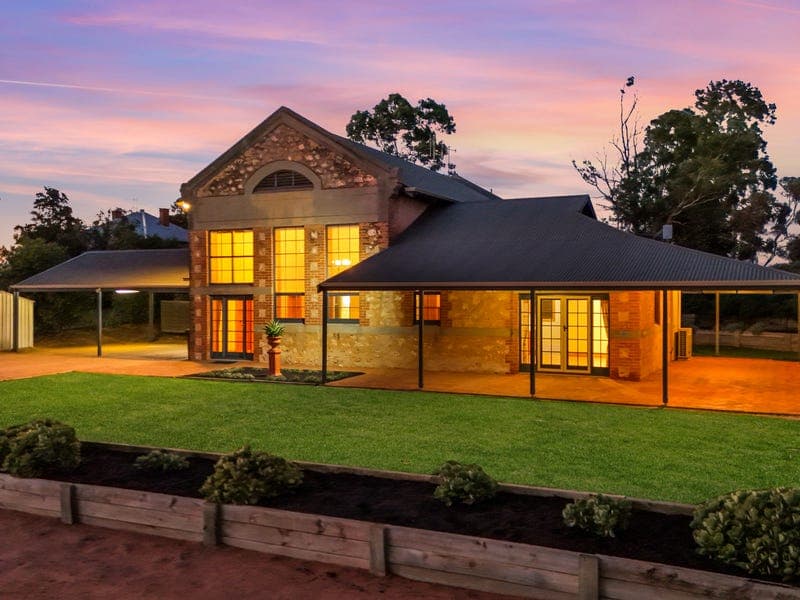 12 Jacaranda Pl, Ascot